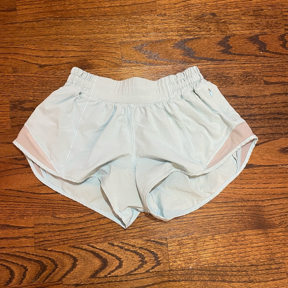 Lululemon Athletica Cream Athletic Shorts Lightweight Breathable